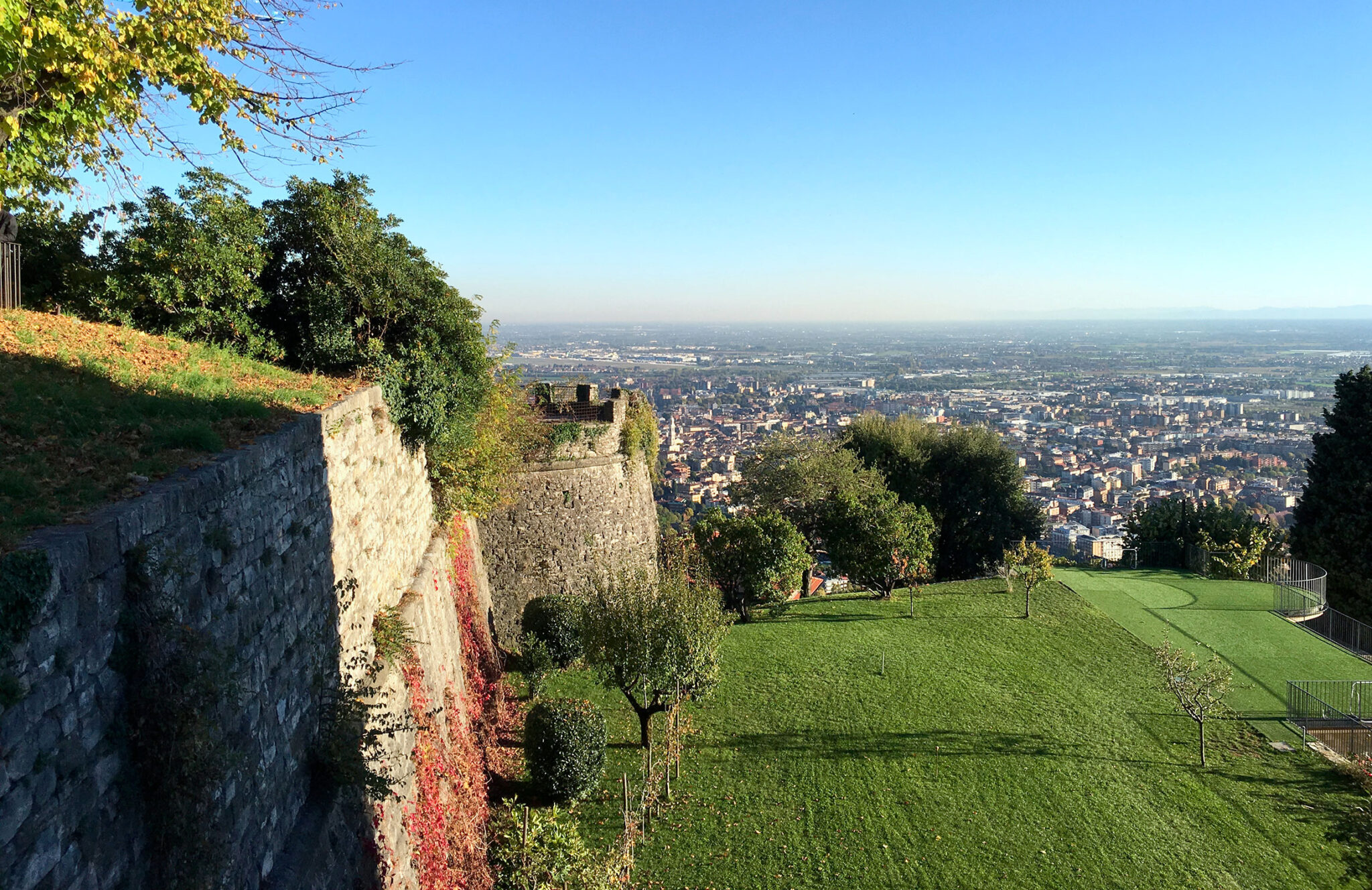 Dal Versante Occidentale Delle Mura Fino Castello Di San Vigilio